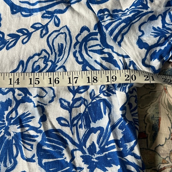 Crown & Ivy, Blue Floral Button Front Puff Sleeve, Shirt Dress,Pockets, Size M/L - Picture 13 of 16